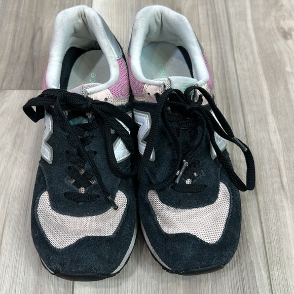 New Balance women’s 574 black pink sneakers size 7.5 - Picture 2 of 7